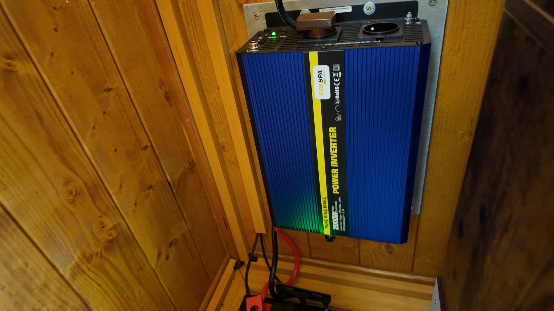Měnič 24 V na 230 V