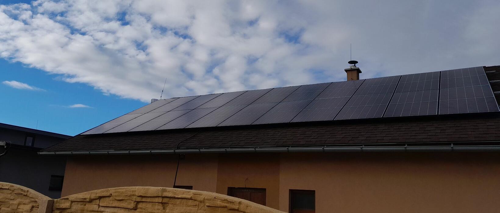 Fotovoltaická elektrárna jako malá, domácí elektrárna pro vlastní potřebu