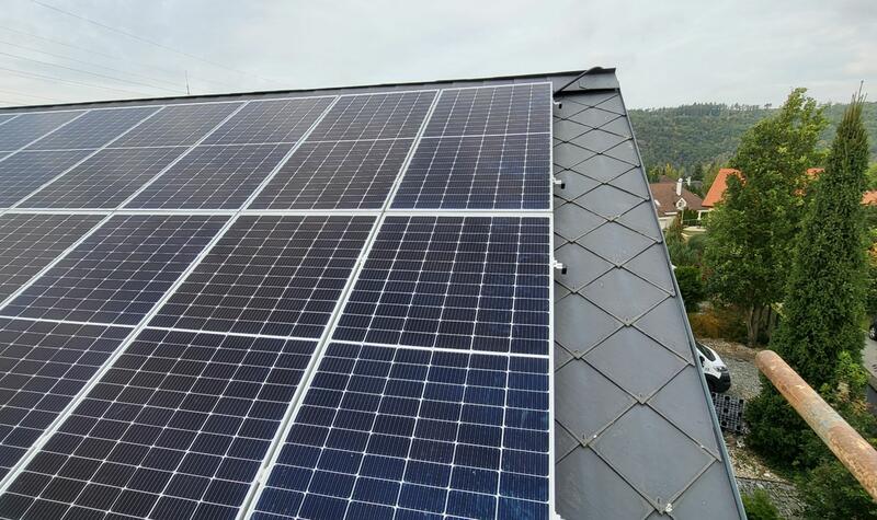 Reference: Fotovoltaická elektrárna na klíč s možností uchování vyrobené energie v bateriích - Praha
