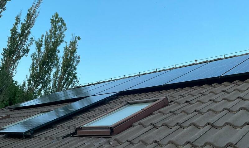 Reference: Fotovoltaická elektrárna s dobíjecími stanicemi pro elektromobil instalovaná v Přešticích v Plzeňském kraji