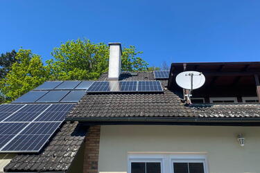 Reference: Fotovoltaická elektrárna s baterií a nabíjecí stanicí pro elektromobil - Litoměřice-Předměstí 