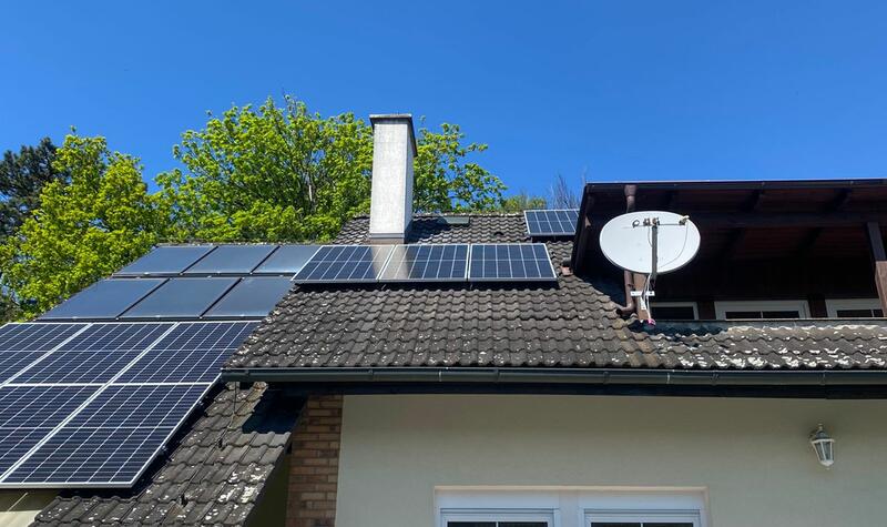 Reference: Fotovoltaická elektrárna s baterií a nabíjecí stanicí pro elektromobil - Litoměřice-Předměstí