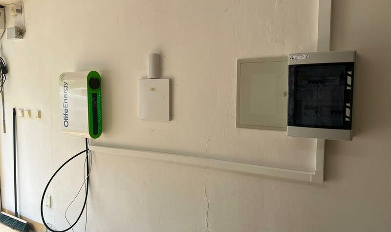 Reference: Fotovoltaická elektrárna s baterií a nabíjecí stanicí pro elektromobil - Litoměřice-Předměstí