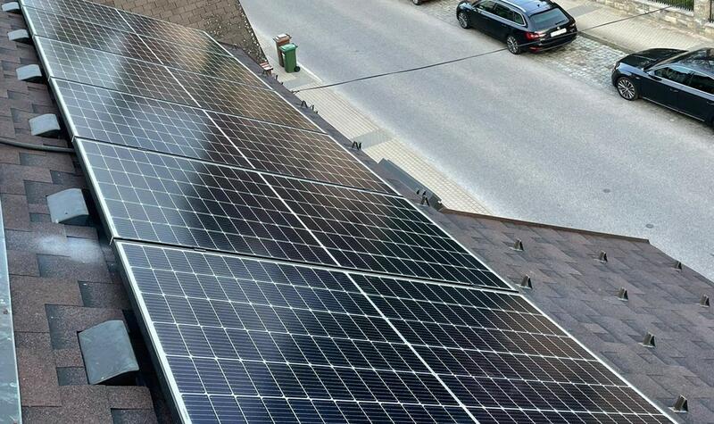 Reference: Fotovoltaická elektrárna s uložením do baterií - Turnov 