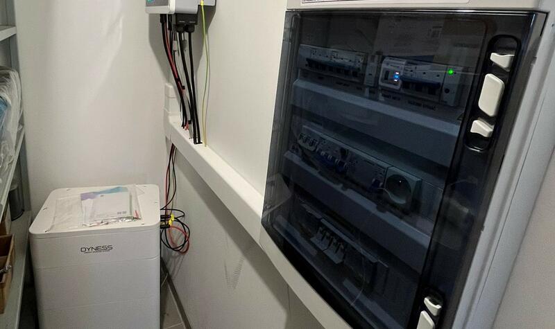 Reference: Fotovoltaická elektrárna s uložením do baterií - Turnov 