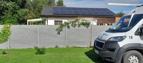 Reference Fotovoltaická elektrárna s instalací bateriového úložiště realizována v Třanovicích 
