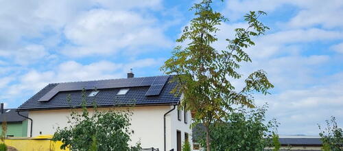 Reference Solární elektrárna na míru s ukládáním vyrobené energie do baterií - Šimonovice-Minkovice 
