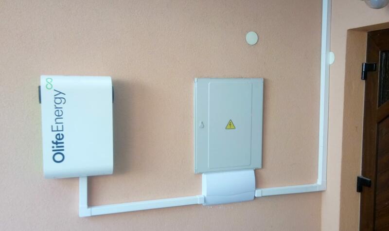 Reference: Fotovoltaika s dobíjecí stanicí a baterií instalovaná v Blansku 
