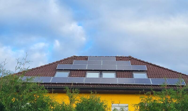 Reference: Fotovoltaická elektrárna s bateriovým úložištěm a vyřízením dotace - Ohrobec