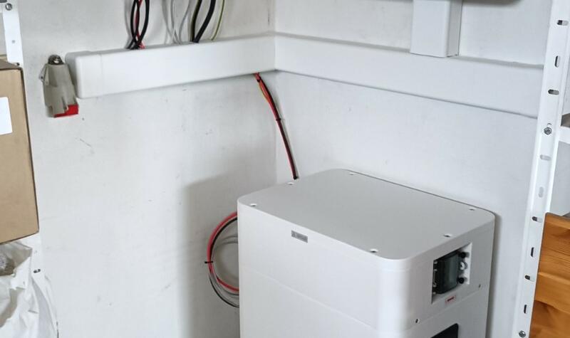 Reference: Fotovoltaická elektrárna s dobíjecí stanicí pro elektromobil - Češkovice
