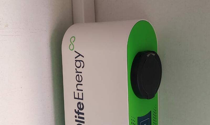 Reference: Fotovoltaická elektrárna s nabíjecí stanicí pro elektromobil - Klínec
