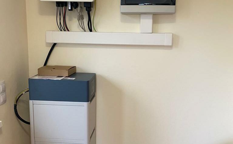 Reference: Fotovoltaická elektrárna s uložením do baterií - Ruprechtov 