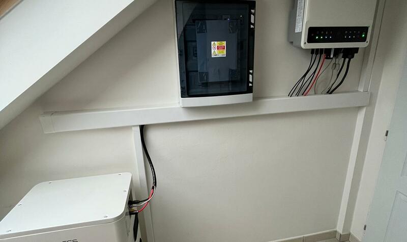 Reference: Fotovoltaická elektrárna s výkonem 6,08 k Wp realizovaná v Zeleneči 