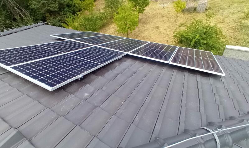 Reference: Fotovoltaická elektrárna s možností uložení do baterií - Louňovice