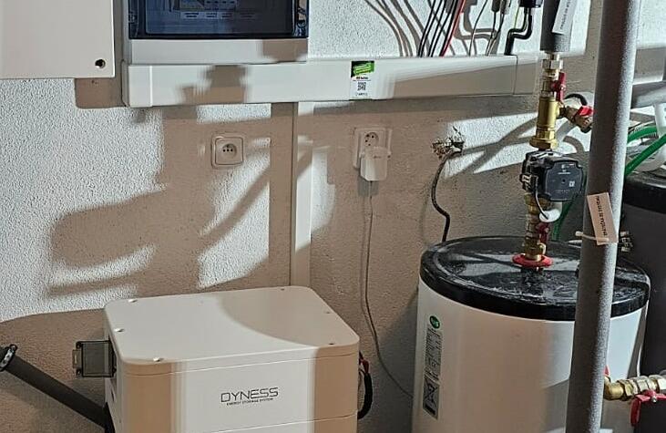 Reference: Fotovoltaická elektrárna s možností uložení do baterií - Louňovice