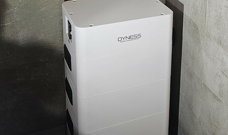Reference: Fotovoltaická elektrárna instalovaná na rovnou střechu v Novém Věstci
