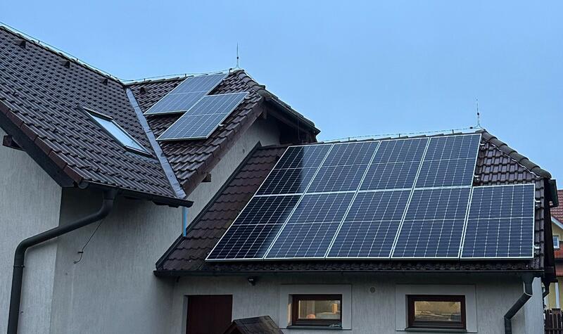 Reference: Fotovoltaika s výkonem 9,9 kWp a ukládáním do baterií - Lubná