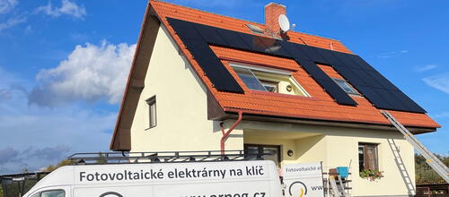 Reference Fotovoltaická elektrárna s možností ukládání vyrobené energie do baterií - Poděbrady-Kluk 