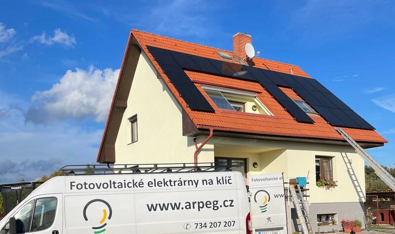 Reference: Fotovoltaická elektrárna s možností ukládání vyrobené energie do baterií - Poděbrady-Kluk