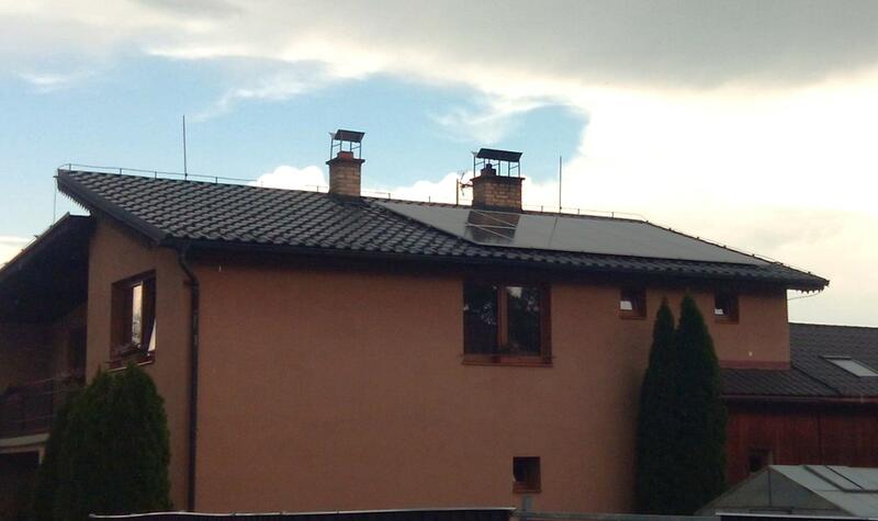 Reference: Fotovoltaika s výkonem 5,4 kWp instalovaná na sedlovou střechu v Obrataňi