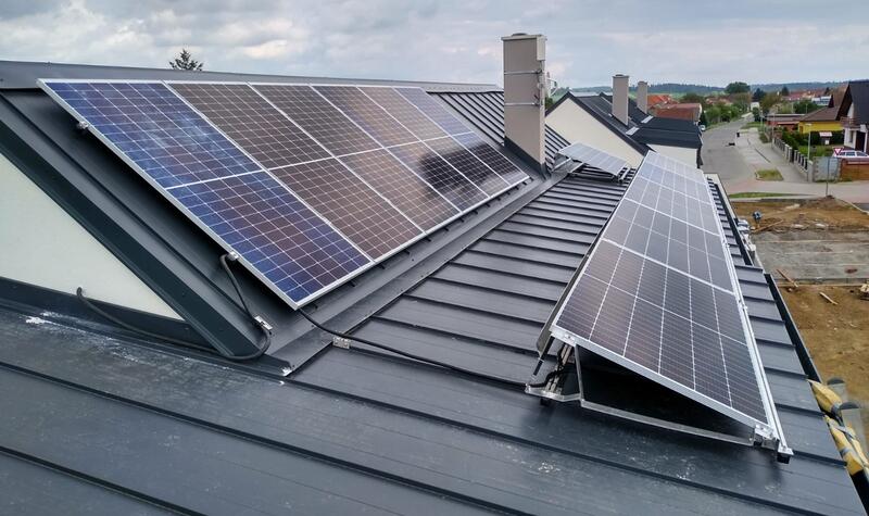 Reference: Fotovoltaická elektrárna s bateriemi a Wallboxem - Jaroměřice nad Rokytnou