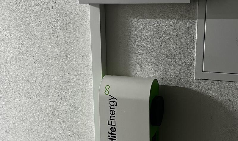 Reference: Fotovoltaická elektrárna s bateriemi a Wallboxem - Jaroměřice nad Rokytnou