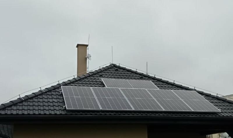 Reference: Fotovoltaická elektrárna s nabíjením baterií  instalovaná ve Šťáhlavech 