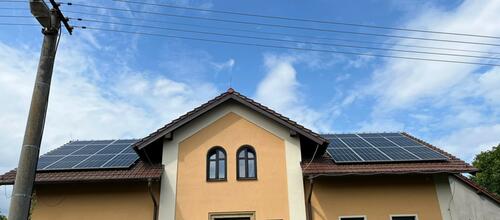 Reference Fotovoltaická elektrárna s výkonem 9 kWp a kapacitou baterií 14.2 kWh - Češov 