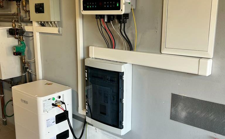 Reference: Fotovoltaická elektrárna s uchováním vyrobené energie v bateriích - Miskovice-Přítoky 