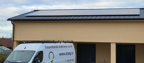 Reference Solární elektrárna na klíč s výkonem 9,9 kWp, instalovaná v Ohrobci ve Středočeském kraji