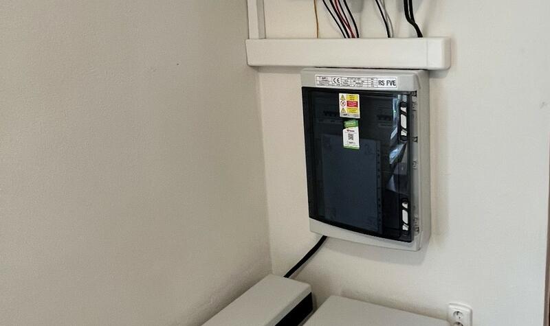 Reference: Fotovoltaická elektrárna instalovaná na stanovou střechu v Horních Ředicích