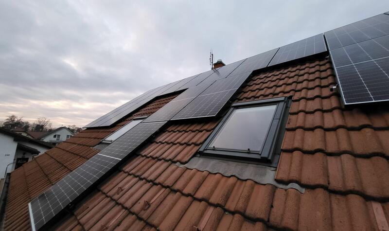 Reference: Solární elektrárna s výkonem 9,9 kWp a uchováním vyrobené energie v bateriích - Nymburk
