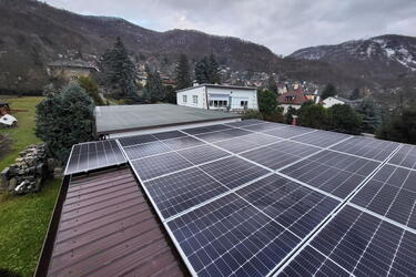 Reference: Fotovoltaika s výkonem 9,9 kWp a baterii o kapacitě 10,65 kWh - Ústí nad Labem-Brná 