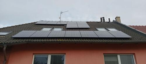Reference Fotovoltaická elektrárna s uložením vyrobené energie do baterií o kapacitě 11,6 kWh - Prostějov