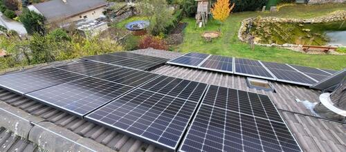 Reference Fotovoltaická elektrárna s nabíjecí stanicí pro elektromobily - Mladá Boleslav-Jemníky