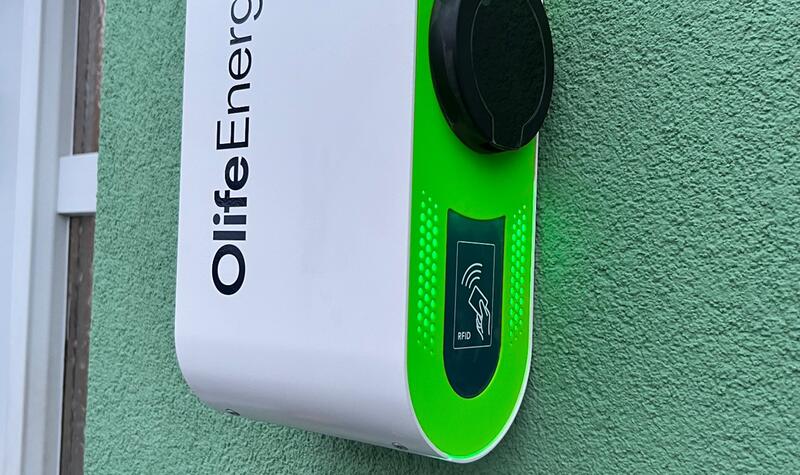 Reference: Fotovoltaická elektrárna s nabíjecí stanicí pro elektromobily - Mladá Boleslav-Jemníky