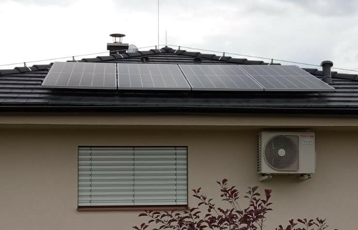 Reference: Realizace fotovoltaické elektrárny s baterií - Střemy-Jenichov