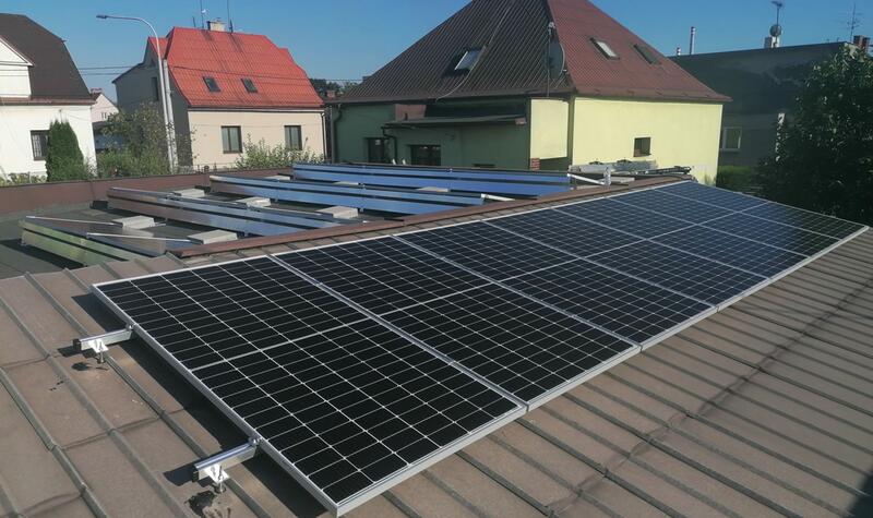 Reference: Instalace fotovoltaické elektrárny s bateriovým úložištěm - Ostrava 