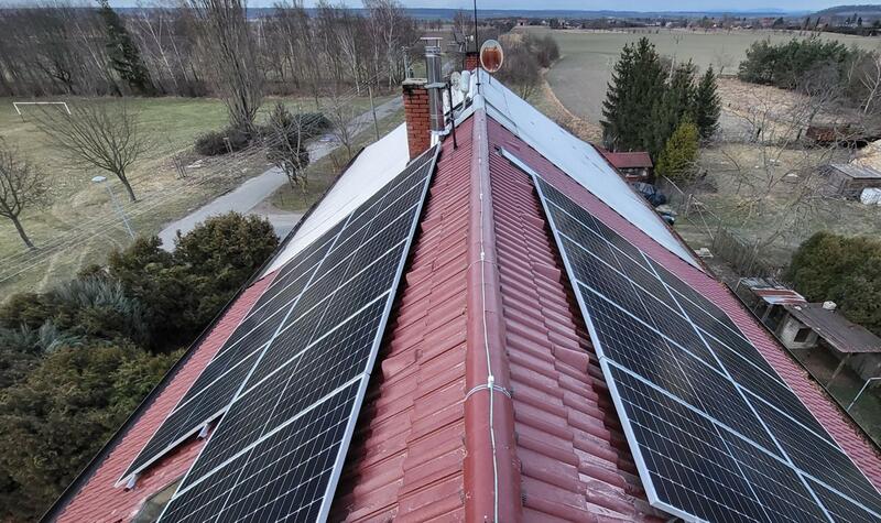 Reference: FVE na míru s výkonem 9,9 kWp a bateriovým úložištěm - Oskořínek