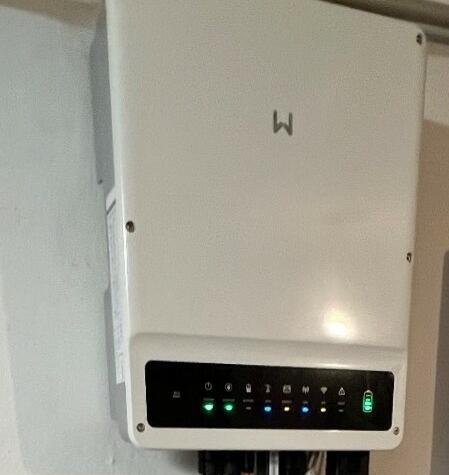 Reference: FVE s výkonem 9,9 kWp instalovaná na rovnou střechu v Chrudimi