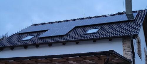 Reference Fotovoltaická elektrárna s vyřízením dotace Nová zelená úsporám - Stochov-Čelechovice