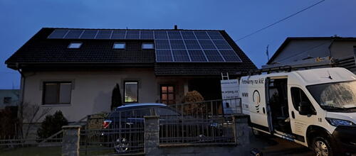 Reference Instalace fotovoltaiky na sedlovou střechu ve Vítkově 