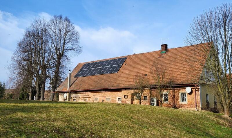 Reference: Fotovoltaická elektrárna s dobíjecí stanicí pro elektromobily - Božanov