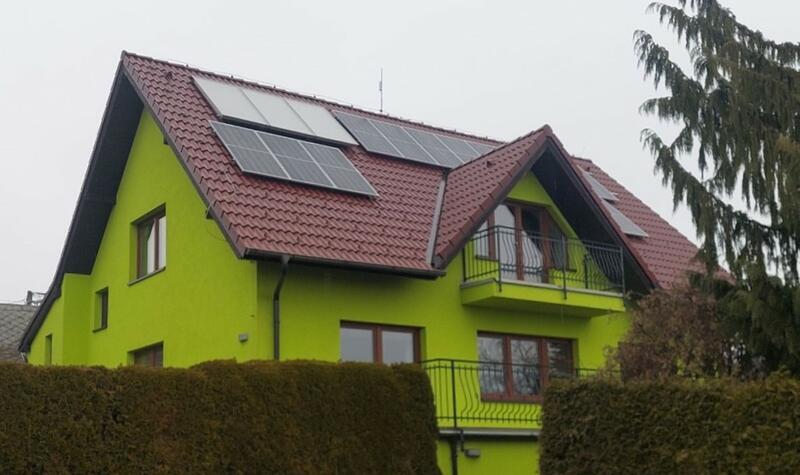 Reference: Instalace fotovoltaické elektrárny s nabíjecí stanici pro elektromobily - Smrk 