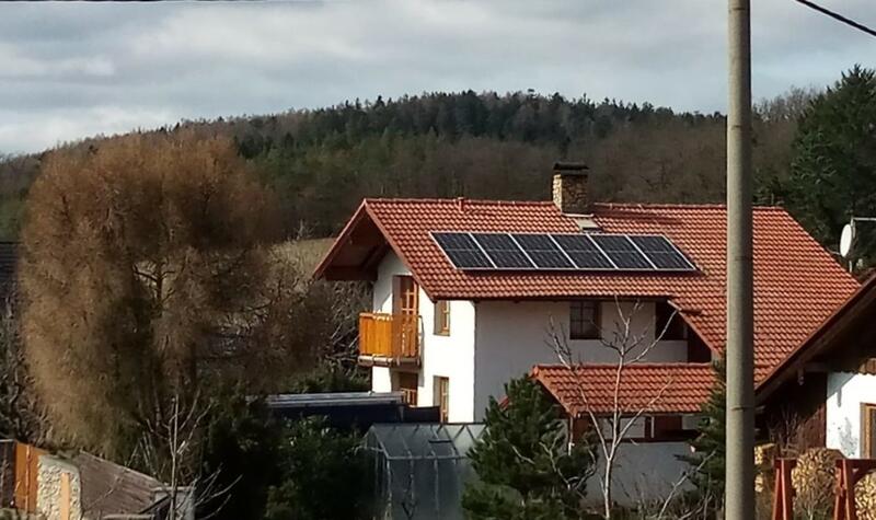 Reference: Fotovoltaická elektrárna s bateriovým úložištěm o kapacitě 10,65 kWh - Voznice-Chouzavá