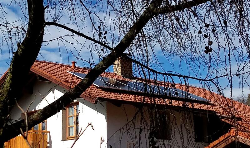 Reference: Fotovoltaická elektrárna s bateriovým úložištěm o kapacitě 10,65 kWh - Voznice-Chouzavá