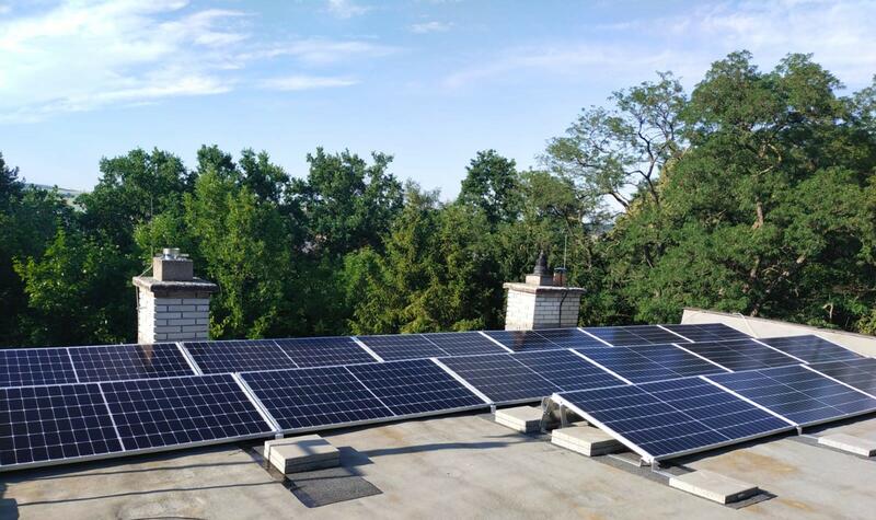 Reference: Fotovoltaická elektrárna na míru instalovaná na rovnou střechu v Krnově 
