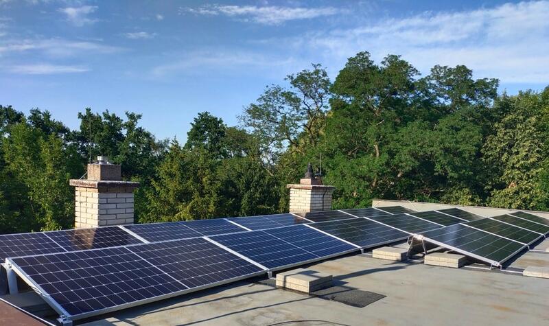 Reference: Fotovoltaická elektrárna na míru instalovaná na rovnou střechu v Krnově 
