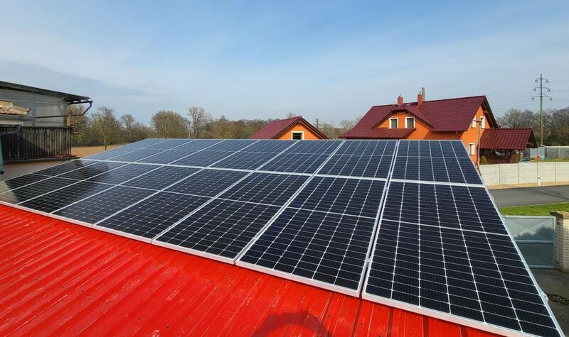 Reference: Solární elektrárna na míru s bateriovým úložištěm - Brozany nad Ohří