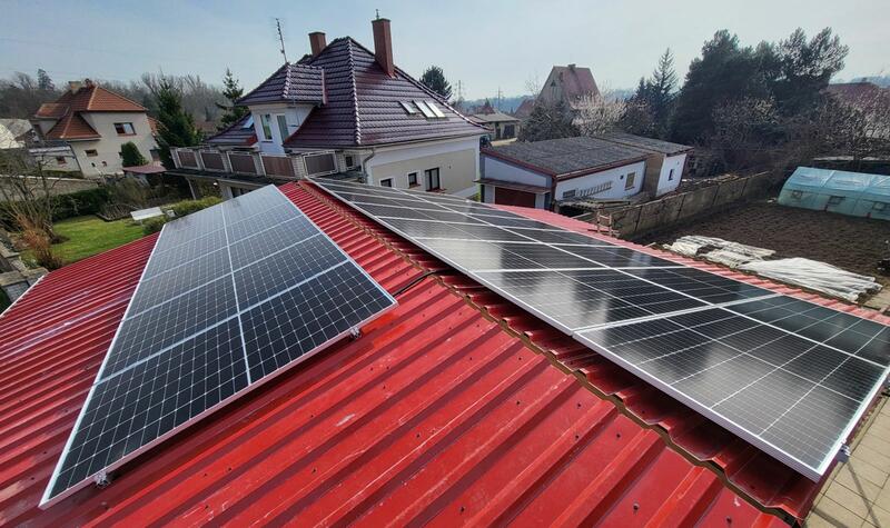 Reference: Solární elektrárna na míru s bateriovým úložištěm - Brozany nad Ohří